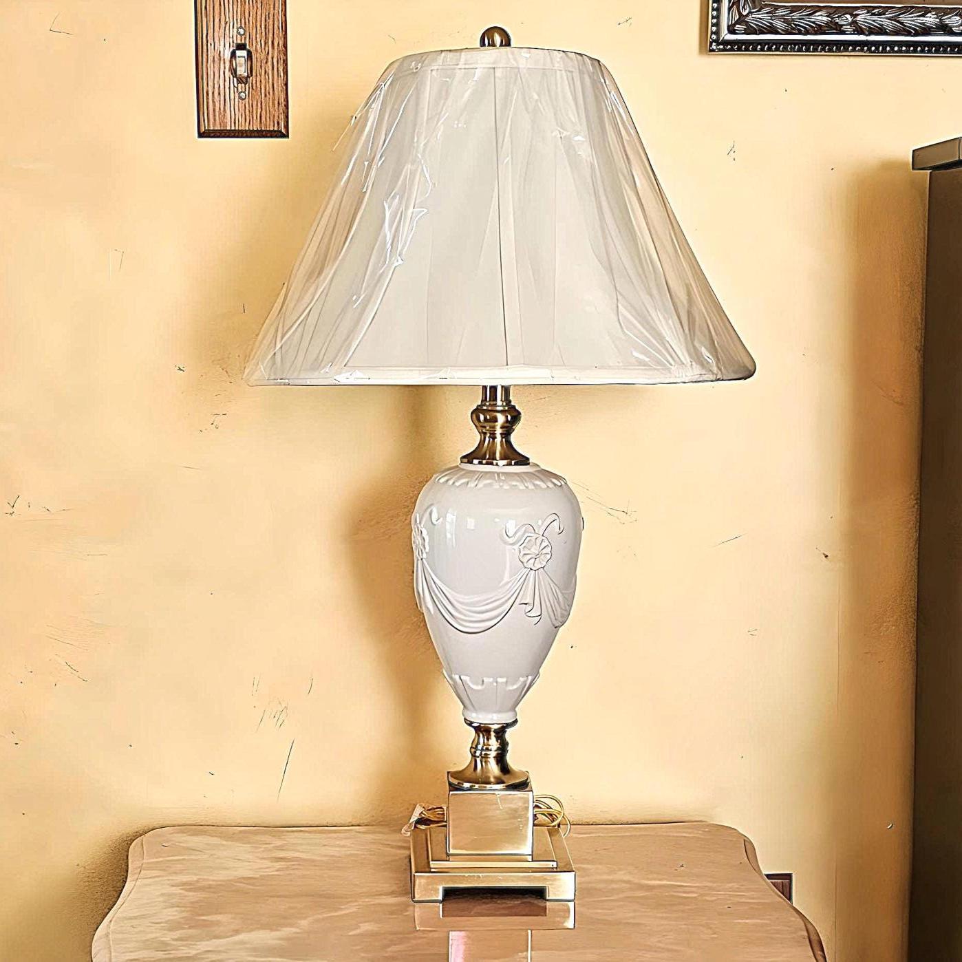 Vintage Lenox Porcelain Table Lamp: Hollywood Regency Brass display picture 1