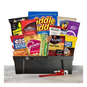 Geschenkkorb für Ihn | Werkzeugkiste Gefüllt mit Snacks & Werkzeug-Stift | Einzigartiges Geschenk für Ihn | Werkzeugsatz Snack Pack | Geschenkkorb für Papa oder Mann