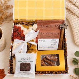 Cozy Fall Gift Box – Mug, Socks, Tea, Sweets, Thanksgiving Care Package