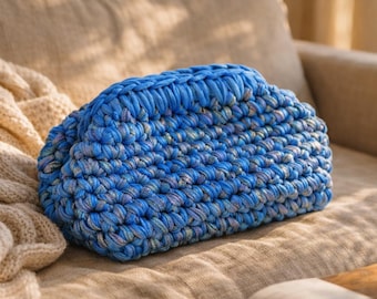 Bolso de mano de ganchillo, bolso de mano de punto grueso, bolso de hilo de camiseta, neceser bohemio hecho a mano, bolso pequeño con cierre, bolso azul texturizado
