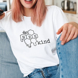 T-shirts be kind/Bee kind