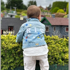 Veste en jean personnalisée pour enfant, Vêtements personnalisés, Veste prénom, Thème de l'espace, Veste en jean personnalisée, Vêtements sur mesure image 3