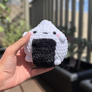 Crochet onigiri sushi plushie, Japanese food amigurumi cute aesthetic