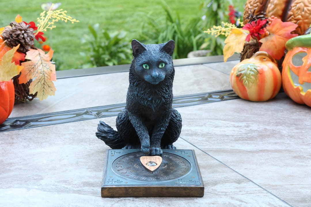チーター？Deco Figurine Black Cat 90 Unique Lisa Parker Black Cat Figurine for Halloween and Decor