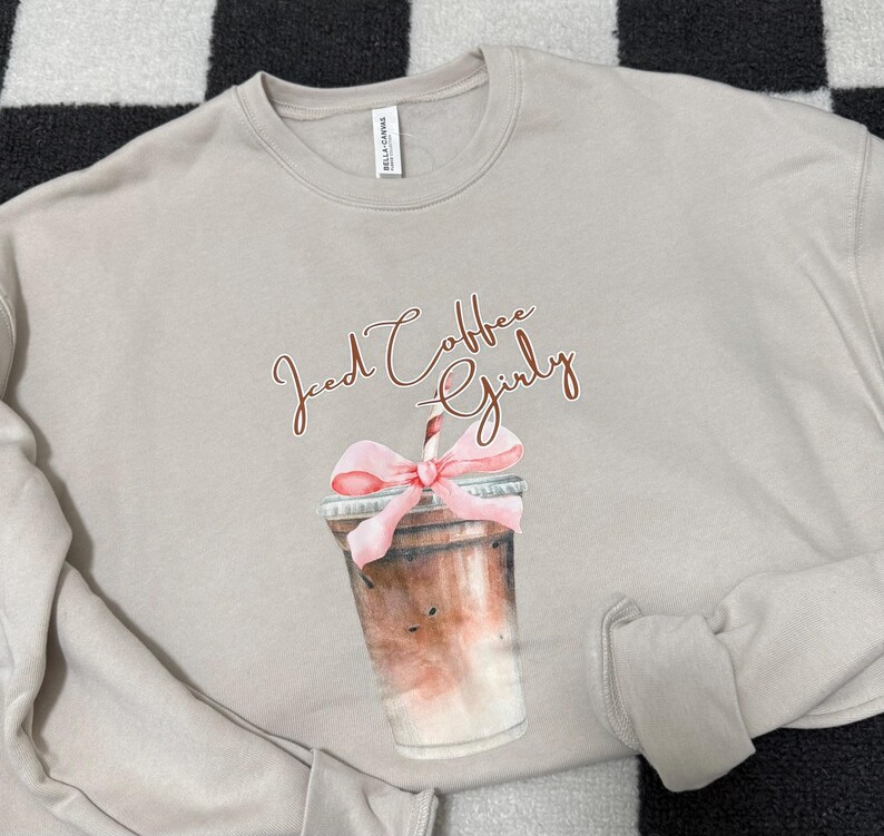 Sudadera con cuello redondo y estampado femenino de café helado imagen 2
