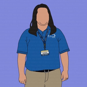 Könnte beinhalten: Eine Frau trägt ein blaues Poloshirt mit dem Text "CLOUD9 Superstore" und einem Namensschild mit der Aufschrift "SANDRA Team Member".