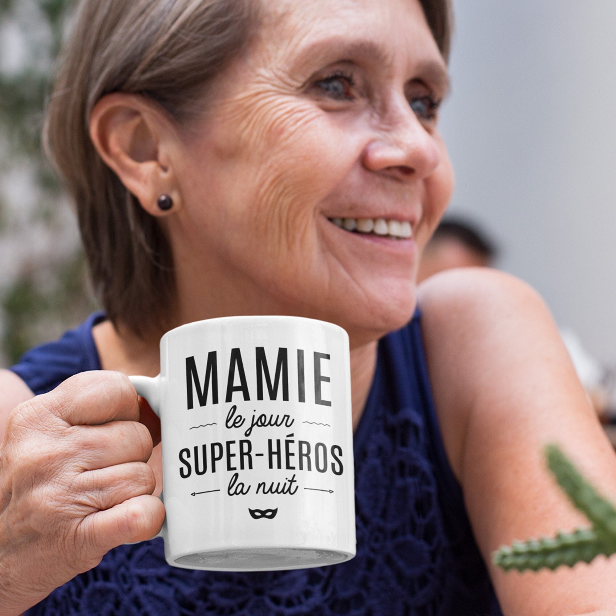 Mug Céramique Imprimé Mamie Le Jour Super-Héros La Nuit
