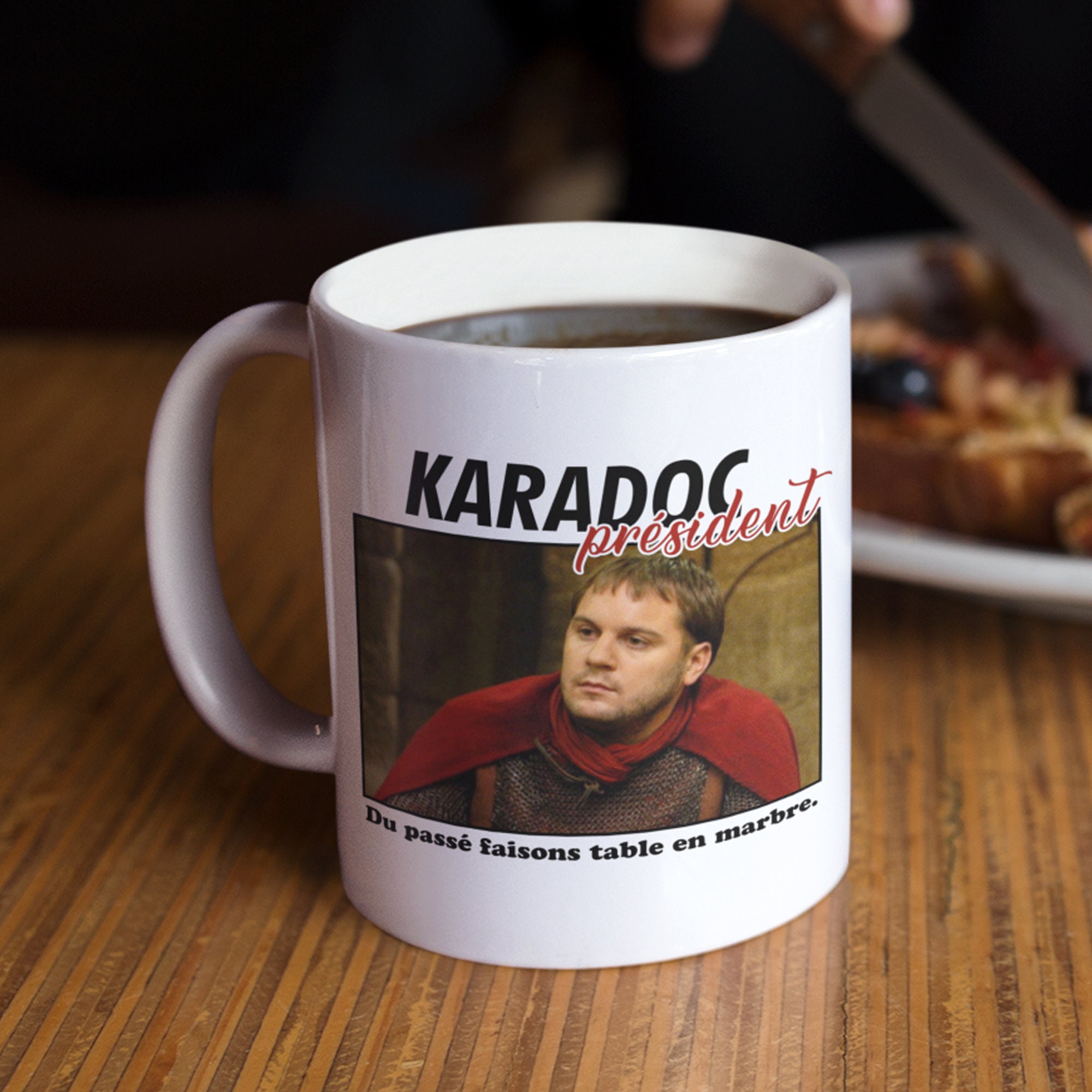 Mug Céramique Imprimé Karadoc Président Inspirée de Kaamelott