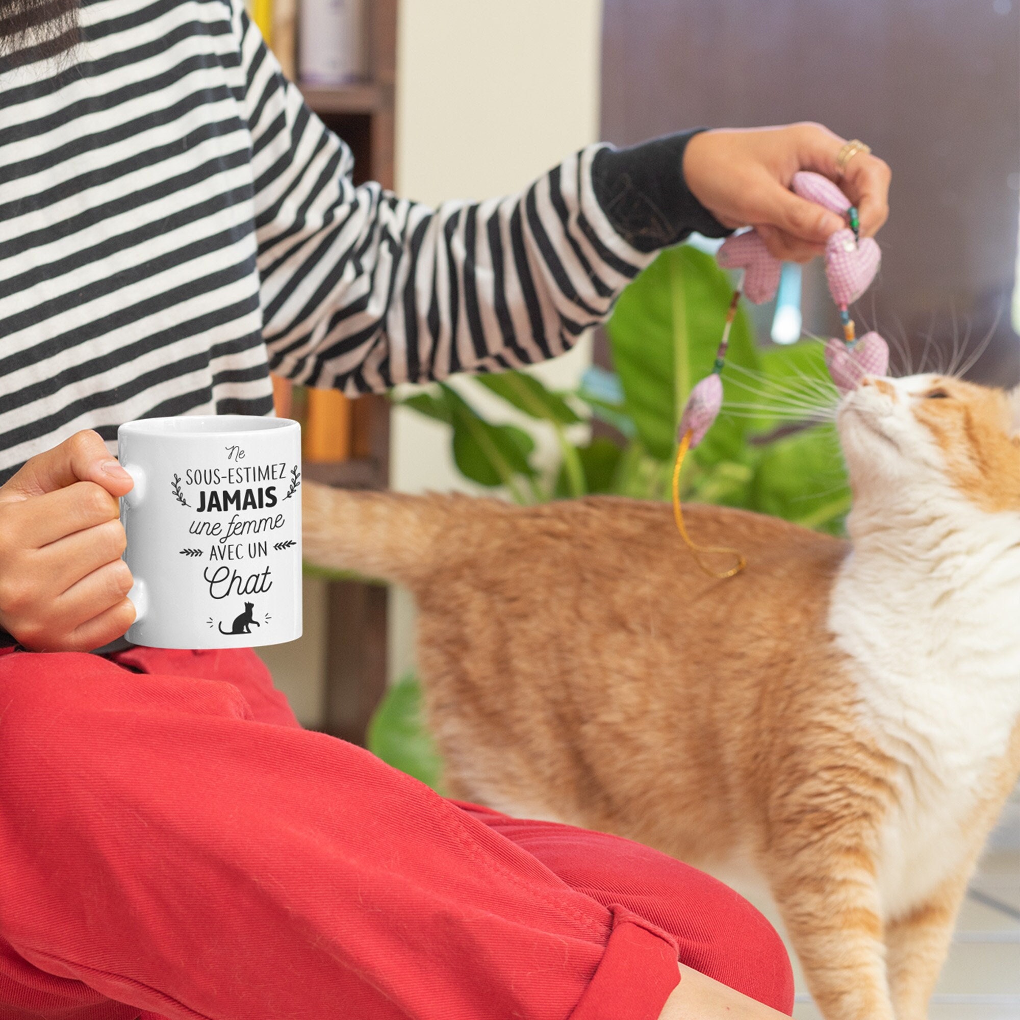 Mug Céramique Imprimé Ne Sous-Estimez Jamais Une Femme avec Un Chat