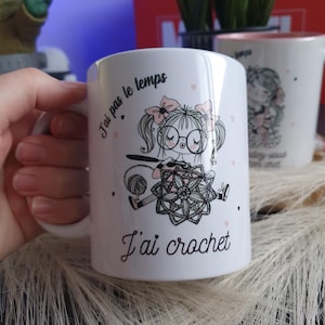 Caneca de cerâmica estampada &quot;Não tenho tempo, faço crochê&quot; - Sublimação em xícara de café ou chá - Presente para quem ama crochê