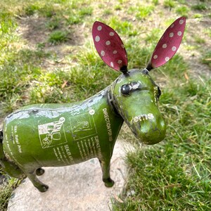 Burro de metal vintage reciclado
