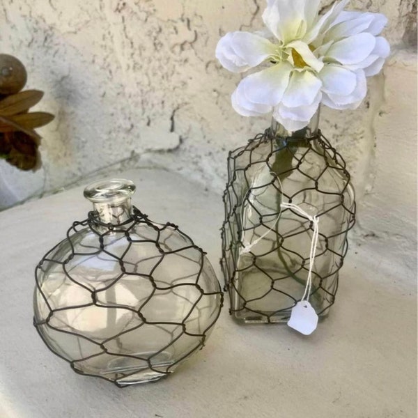 Chicken wire wrapped vase set