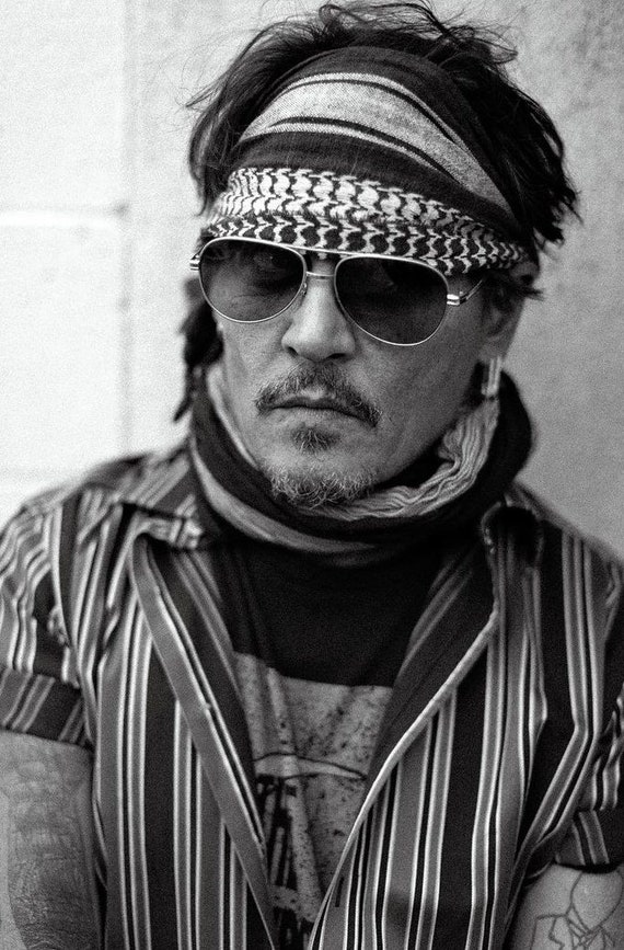 ジョニーデップ　愛用　スカル　バンダナ　 Johnny Depp Recokokoa | Johnny Depp🩶🥹 後ろ姿が…なんとも愛おしい あと1
