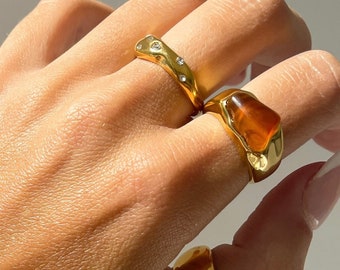 Bague avec pierres précieuses, grosse bague irrégulière avec pierres précieuses, bague en agate, bague en gold filled 18 carats, bague en pierres précieuses naturelles, agate épaisse en or