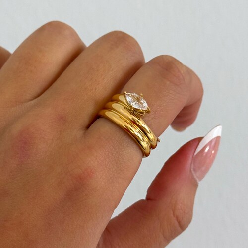 Stunning vintage 9ct yellow gold Fenian Claddagh ring