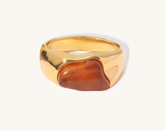 Bague avec pierres précieuses, bague irrégulière, grosses pierres précieuses, bague en ambre, bague remplie d'or 18 carats, bague en pierres précieuses naturelles, agate épaisse en or