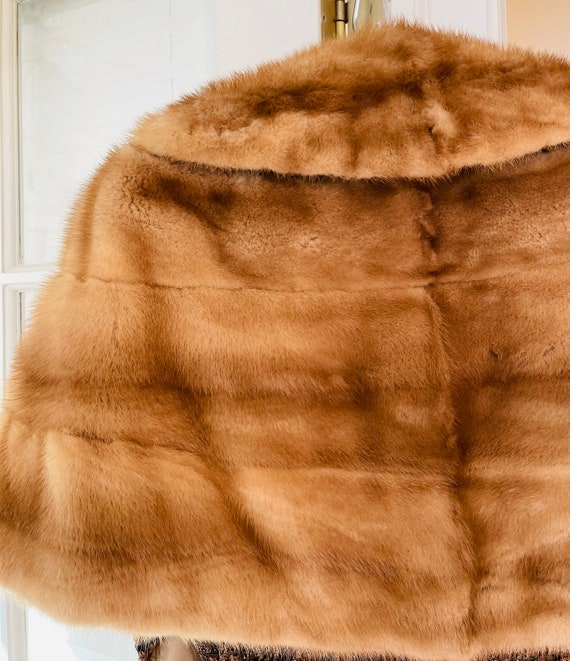 Exquisite Fur Stole - image 3
