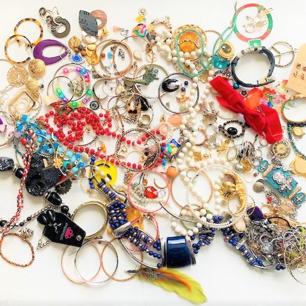 Costume Jewlery Bulk, Grab Bag of Mystery, Used Jewelry, Vintage to Modern, 3.3 Pounds, For Crafting & Other Projects - Recycle, Repurpose,