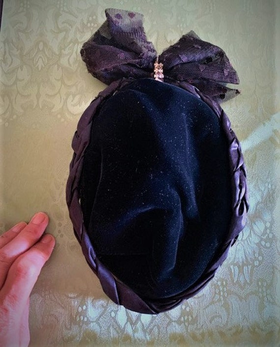 Vintage Black Velvet Women's Hat with Braided Ban… - image 5