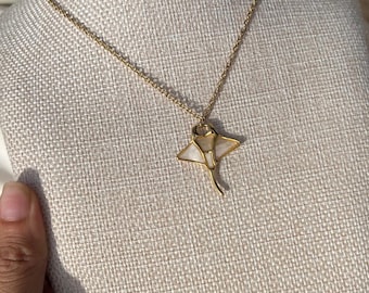Stainless Steel Mother of Pearl Manta Ray necklace 17.5in. Tarnish-resistant and water-resistant beach ocean hawaii