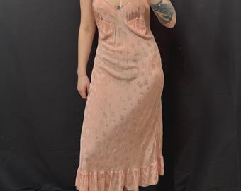 Vintage 1940s Celanese Slip (Volup Bust)