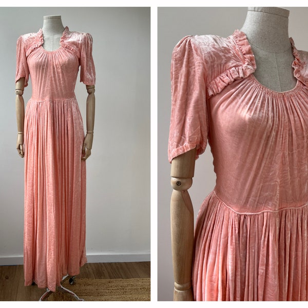 S-M 1940's Flocked Pink Velvet 'Lee Delman' Evening Dress with Exaggerated Shoulders and Hips