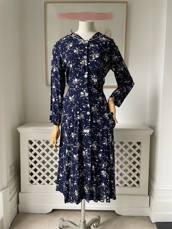 L 1950's Cotton Navy Floral Day Dress with Front … - image 7