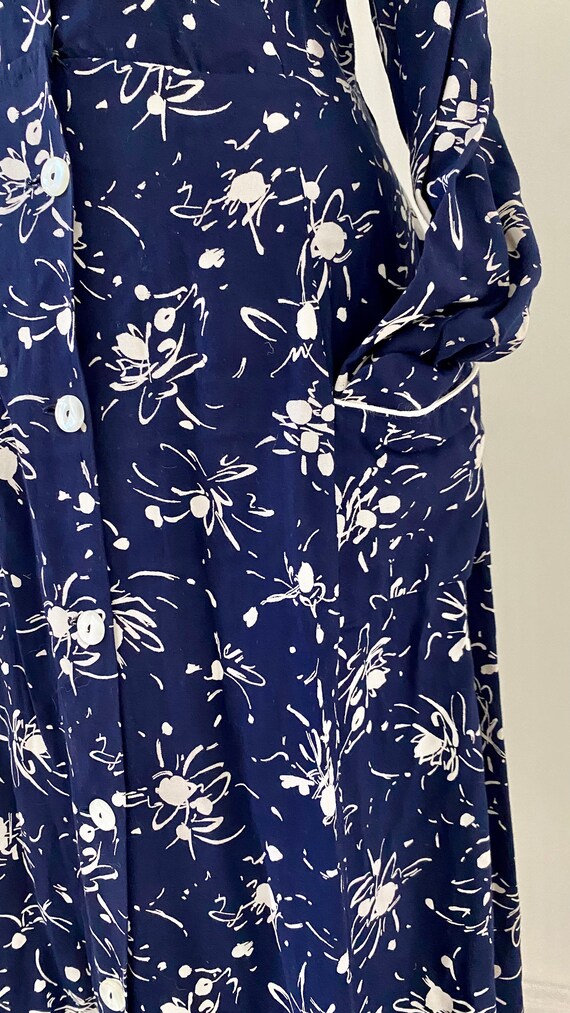 L 1950's Cotton Navy Floral Day Dress with Front … - image 4