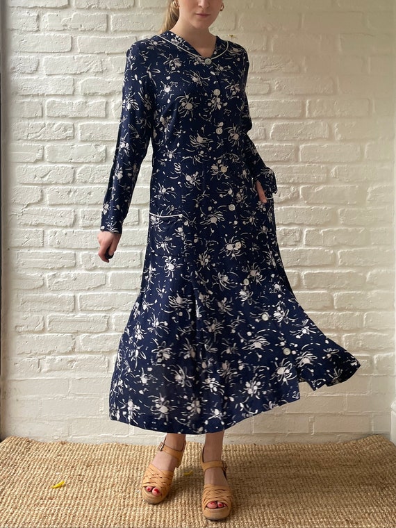 L 1950's Cotton Navy Floral Day Dress with Front … - image 3