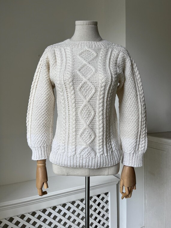 White vintage sweater hotsell