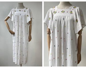 S-L Vestido tipo bata floral con bordado de gasa hecho en la India de los años 70