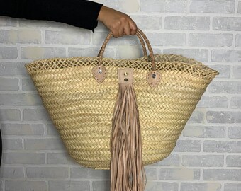 wicker basket with leather straps and leather tassel, Beach basket made of straw and leather, market basket, moroccan basket, picnic basket