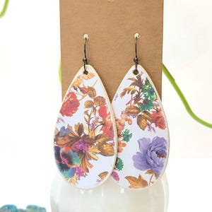 Lightweight, Vintage Floral, Teardrop Shape Earrings