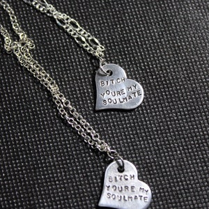 Colliers d&#39;amitié inspirés de l&#39;euphorie // Tu es mon âme sœur B* // Citation d&#39;une série télévisée // Bijoux Bestie
