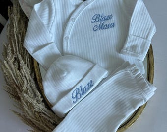 Personalized Newborn Coming Home Outfit – Embroidered 3-Piece Set (Onesie, Pants and Hat) – Custom Baby Gift for Boys & Girls