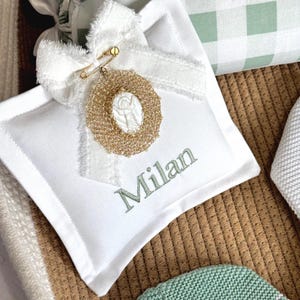 Medaillon babywieg – Religieus cadeau babybescherming, aandenken/cadeaus doop of doop, decoratie kinderkamer, medaillon/broche wieg