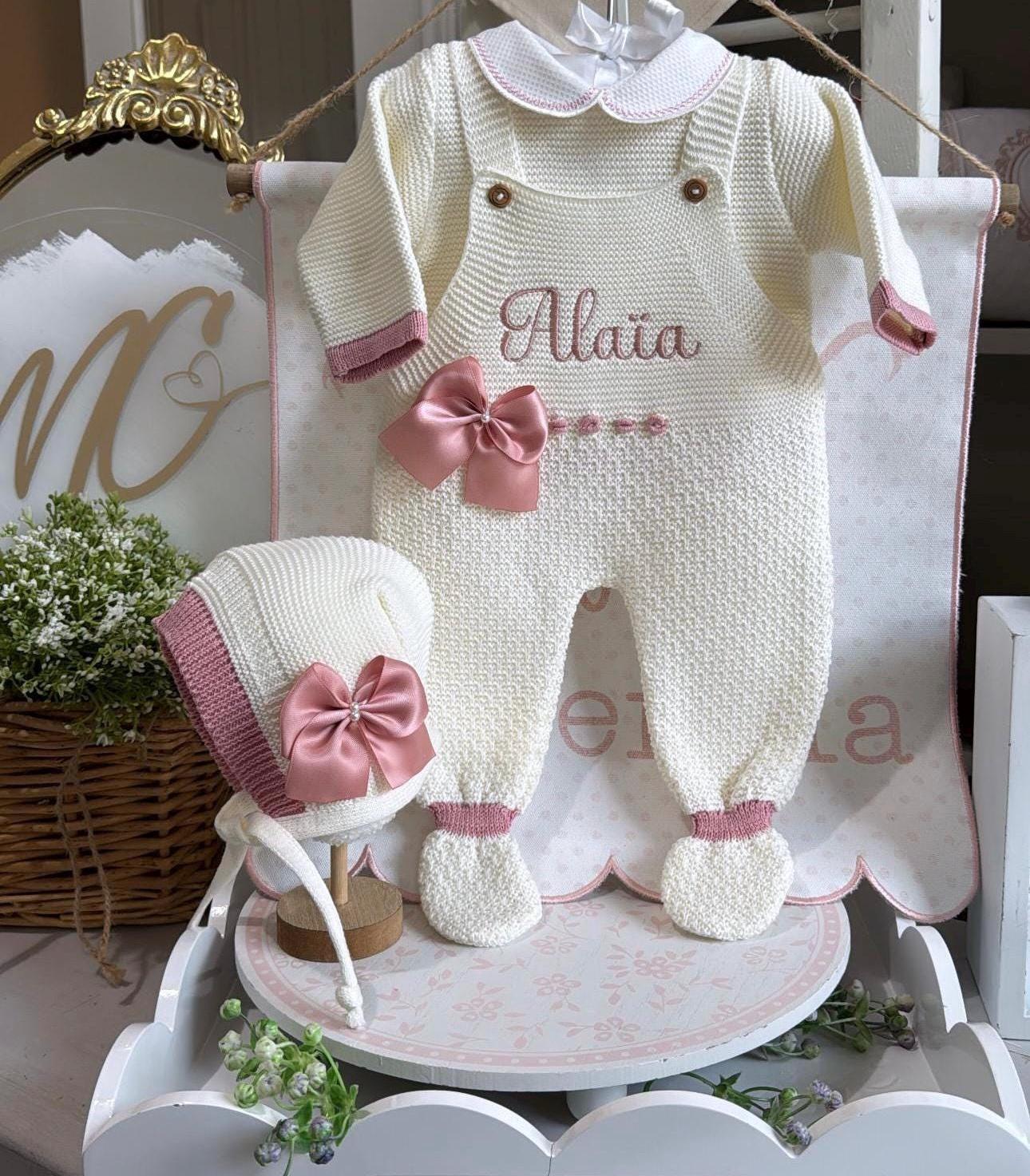 Personalized Baby 2-Piece Outfit – Newborn Hospital Take-Home Set with Hat, Personalized Baby Shower Gift for Boys & Girls