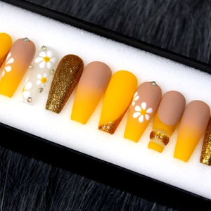 Daisy Floral Press On Nails | Bridal Gift Fake Nails | Ombre Fake Nails | Gold Glitter False Nails K70