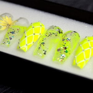 Neon Sunflower Glue On Nails | Glitter Floral Press On Nails | Handpainted Nails | Yellow Neon Fake Nails | Coffin False Nails K40