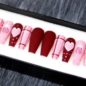 Valentine Press On Nails | Love Attract Glue On Nails | Long Coffin Nails For Her | Minimal False Nails K95