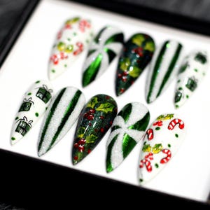 Green Wonderland Christmas Press On Nails | Christmas Gift Set Glue On Nails | Colorful Trendy Fake Nails | False Nails K366