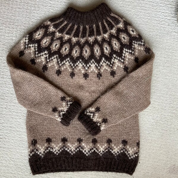 Icelandic Sweater, Womens 1974 Purchased in Reykjavik Alafoss Shop. Lightly Worn, Cedar Stored, Pet-Free Smoke-Free.
