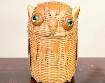 Vintage 1950s 1960s Zhejiang Handicrafts Fine Wicker Woven Owl Figurine Lidded Pot with Glass Eyes Wooden Figure People’s Republic of China