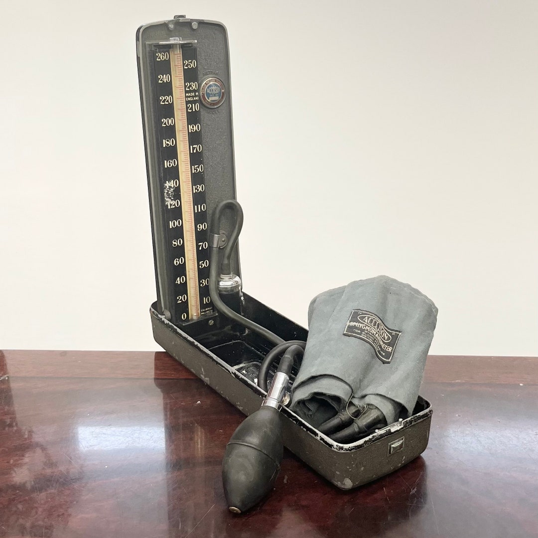 Vintage 1940s 1950s Accoson Blood Pressure Gauge / Monitor No.58676