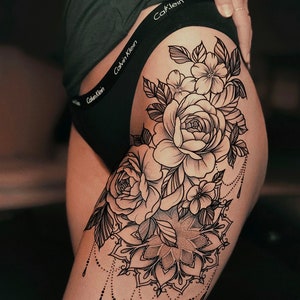 Get now this sensual design of flowers and mandalas, this tattoo will exploit your most feminine side and it will make you look sexy