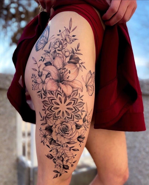 Get This Beautiful, Sensual and Feminine Tattoo of Flowers