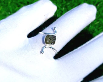 Raw Moldavite Ring, 925 Sterling Silver, Handmade Gemstone Jewelry