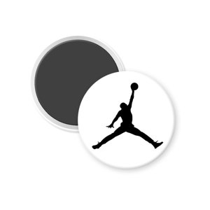 Llavero magnético con pin de Air Jordan, regalo de cumpleaños y favores de fiesta de Michael Jordan Jump Man de la NBA, insignia de cordón con botón Pinback imagen 7