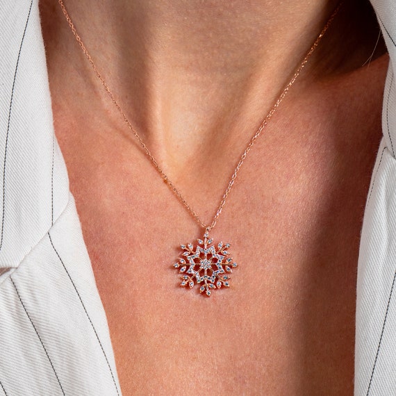 Infinite U Collana Donna Con Ciondolo Fiocco Di Neve In Argento 925 Rodiato E Zirconi Cubici, Colore Oro Rosa, Elegante Gioiello Romantico