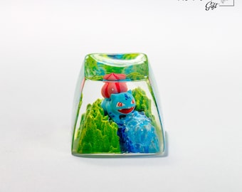 HAVIGift Bulbasaur Poké Keycap, Customize Poké Resin Artisan Keycap Handmade 1U SA ESC Cherry Gaming Keyboard, Funny Cartoon Keycap Gift